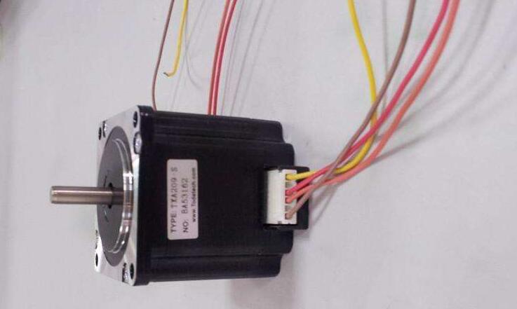 [步進(jìn)電機(jī)驅(qū)動器]步進(jìn)電機(jī)接到驅(qū)動器時該注意的事項